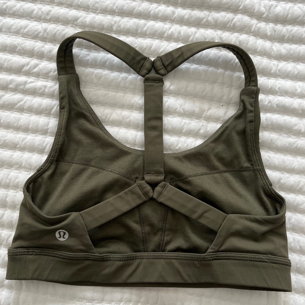 Lululemon sports bra